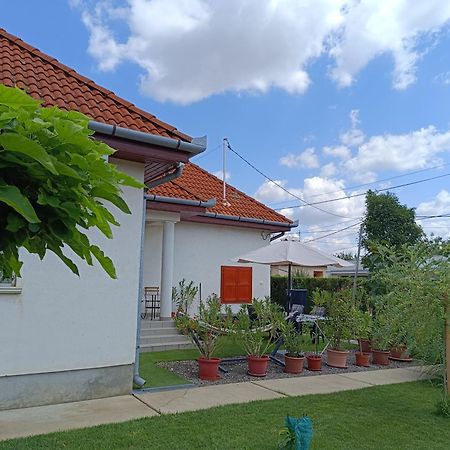 Apartamento Németi Apartmanház Hajdúszoboszló Exterior foto