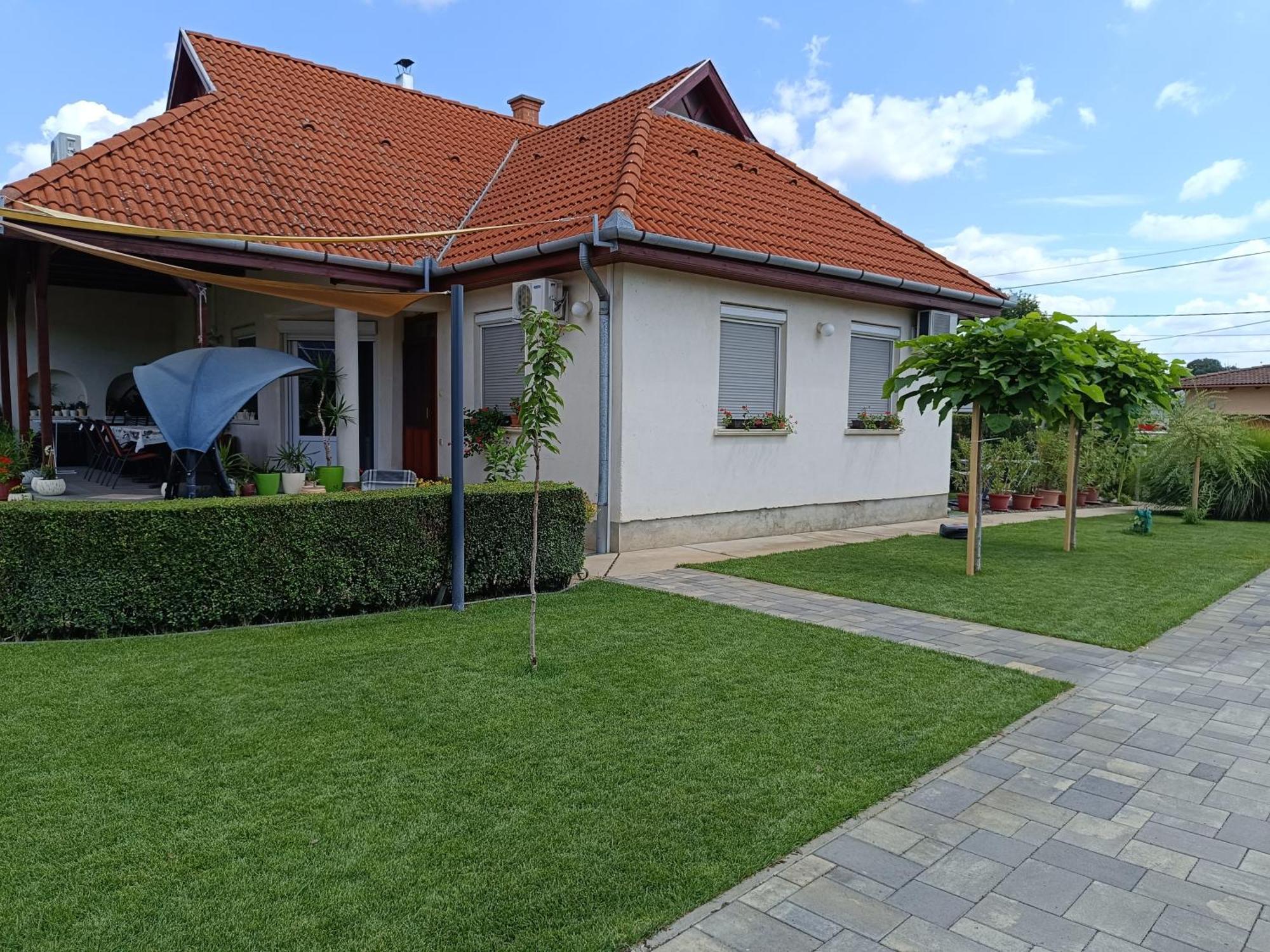 Apartamento Németi Apartmanház Hajdúszoboszló Exterior foto