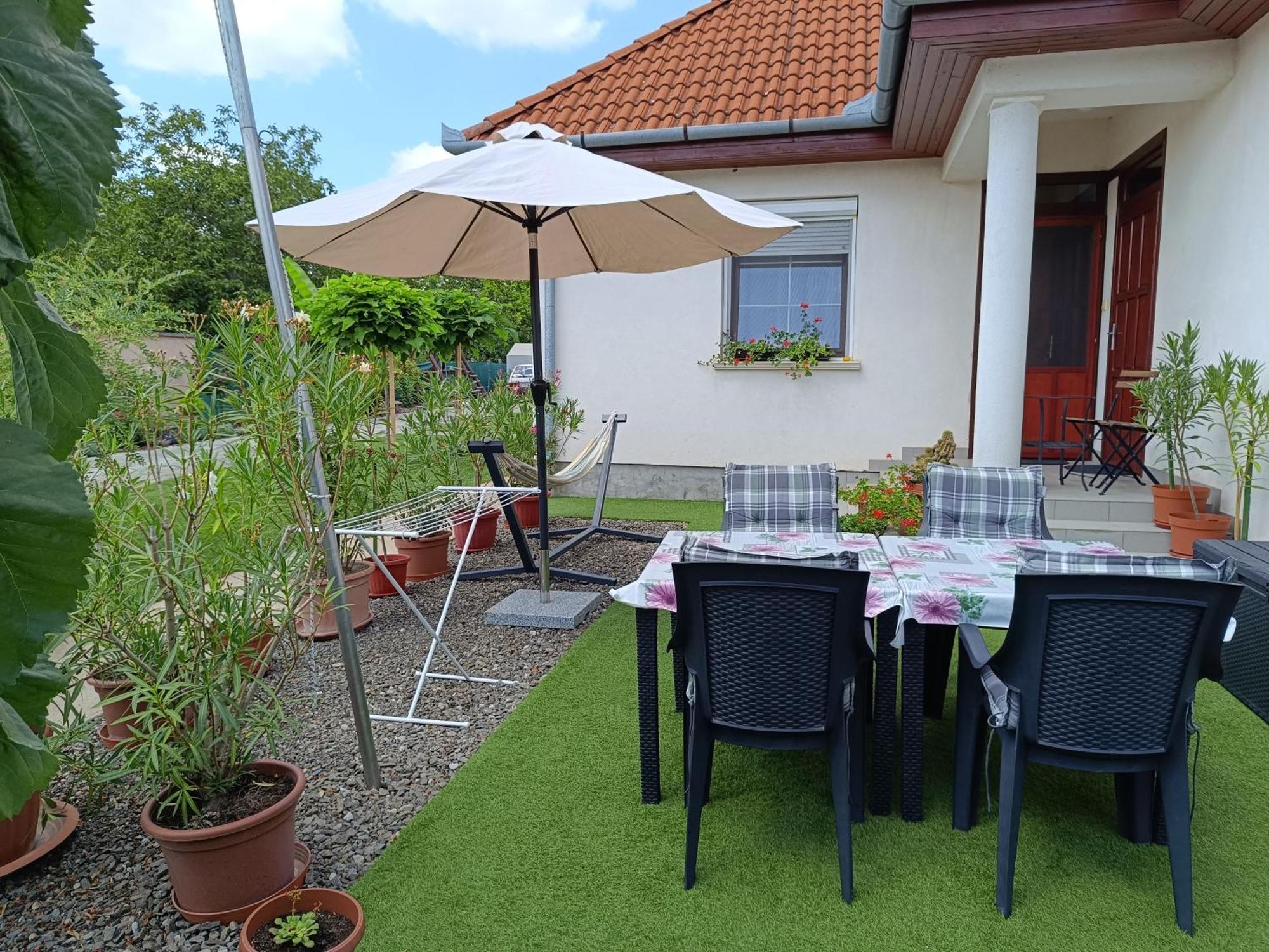 Apartamento Németi Apartmanház Hajdúszoboszló Exterior foto